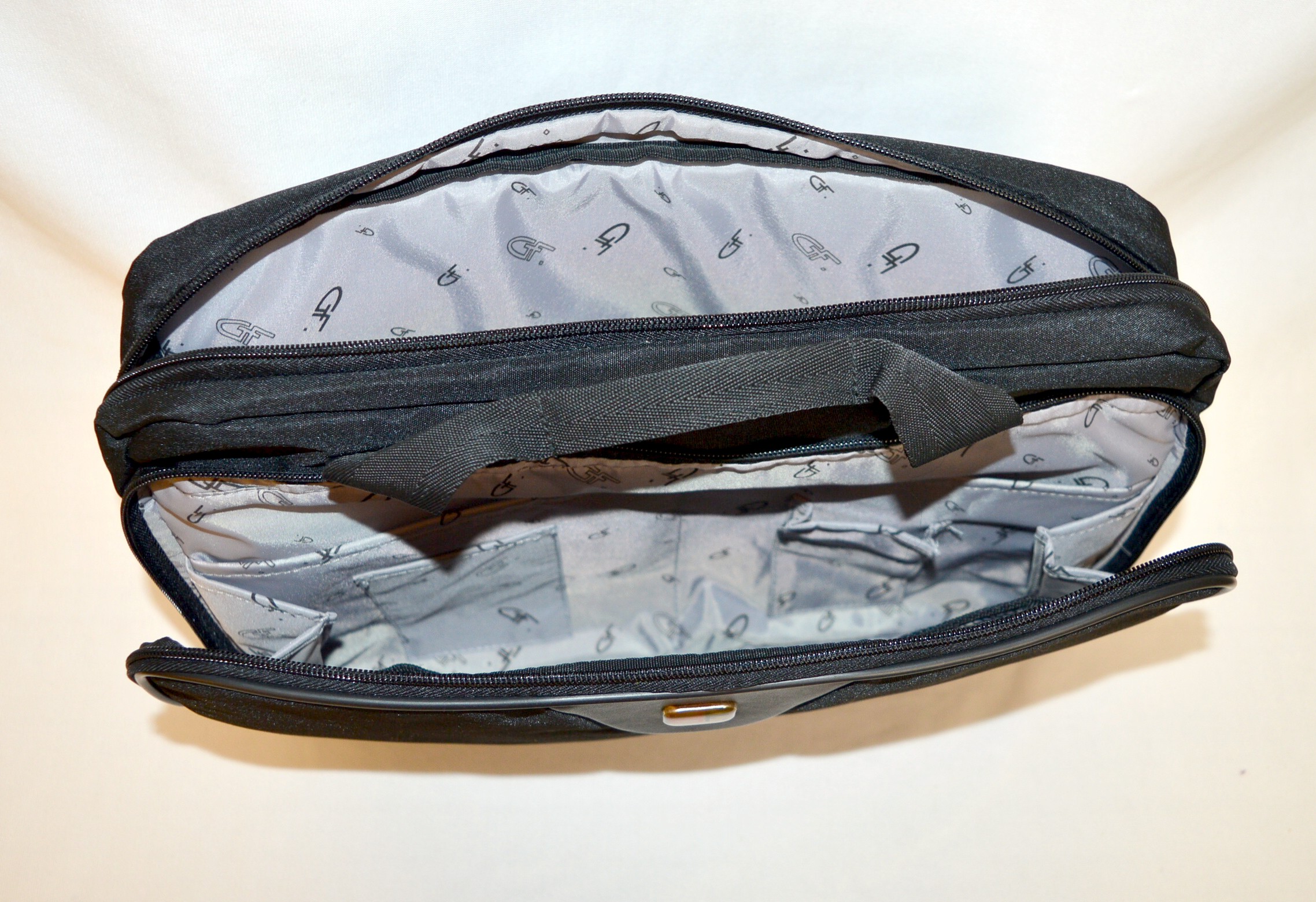 Gino Ferrari brašna na notebook 16"